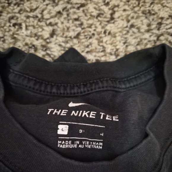 Nike Men's Graphic Tee - Black and Blue - Picture 7 of 12